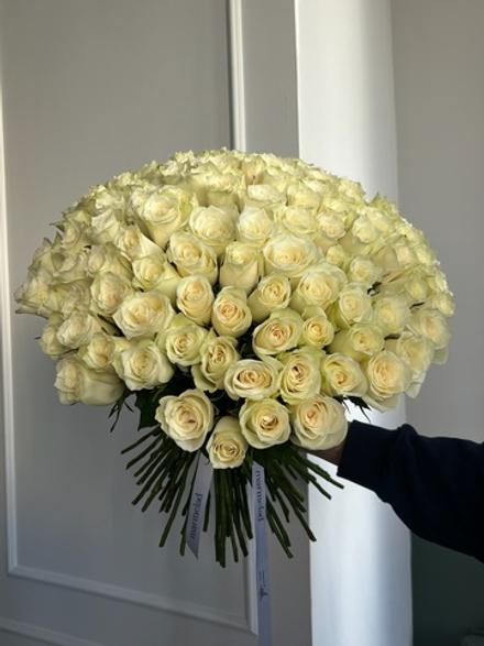 Букет из белой розы (50см) 101 шт под ленту