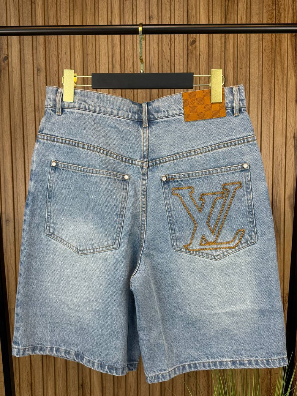 Джинсовые шорты Louis Vuitton