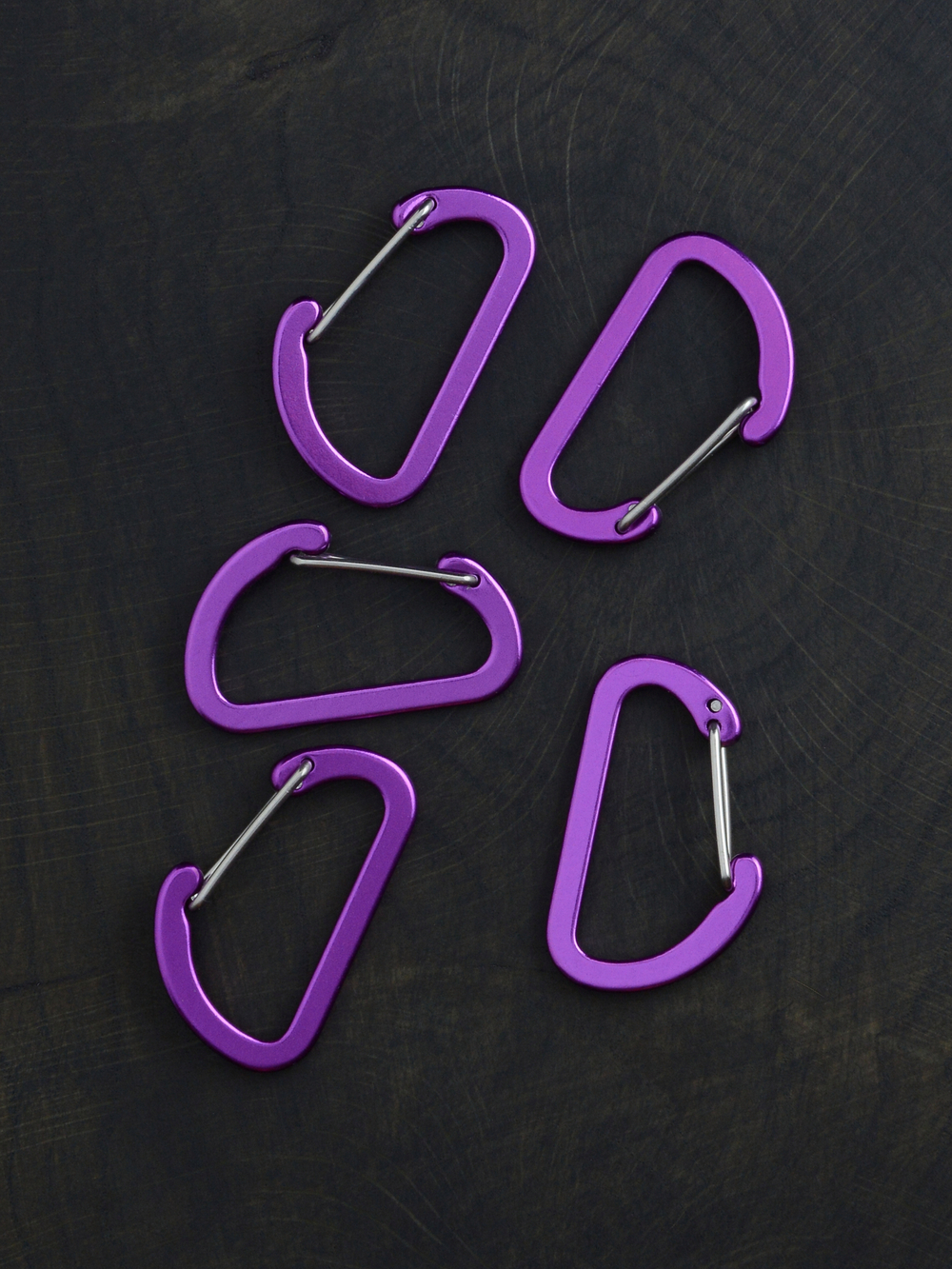 В АССОРТИМЕНТЕ 5 карабинов вспомогательных до 8 кг алюминий 40х25 мм