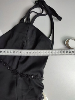 Платье изящное 42-44 размер