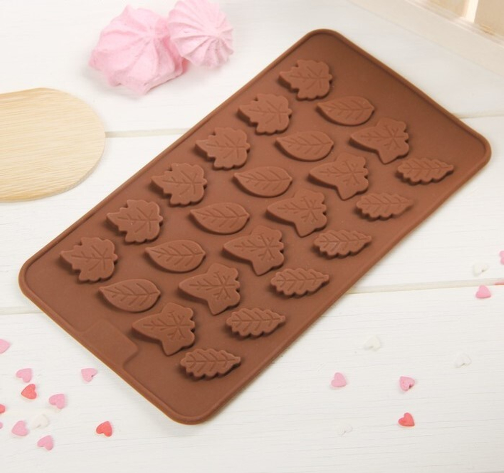 Форма для льда и шоколада "Листики", 24 ячейки,