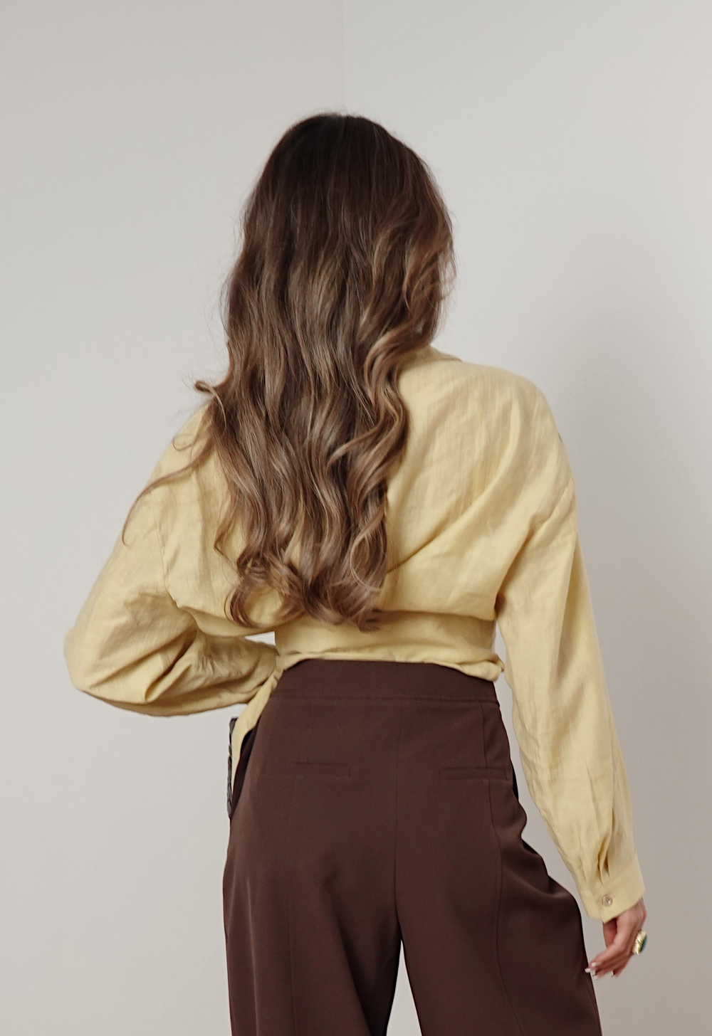 Блуза из тенселя с декоративным узлом