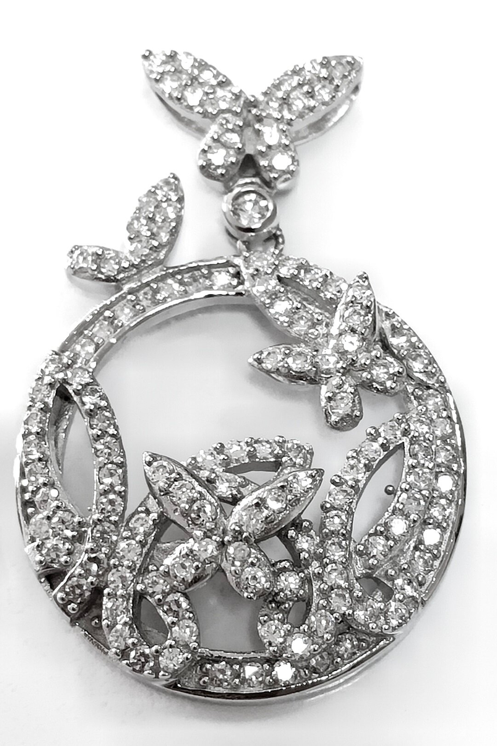 "Эстерелла" - ювелирная подвеска из серебра 925-й пробы