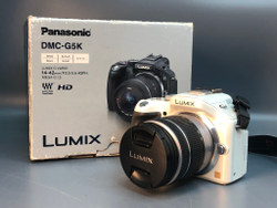 Panasonic DMC-G5 Kit 14-42mm, внизу след от штатива