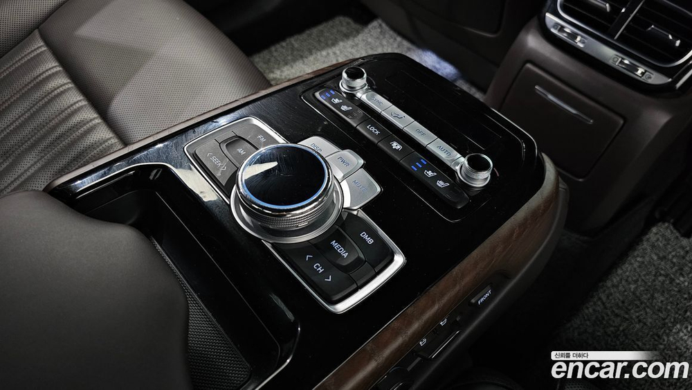 Genesis G90 3.3 T AWD (11.2020)