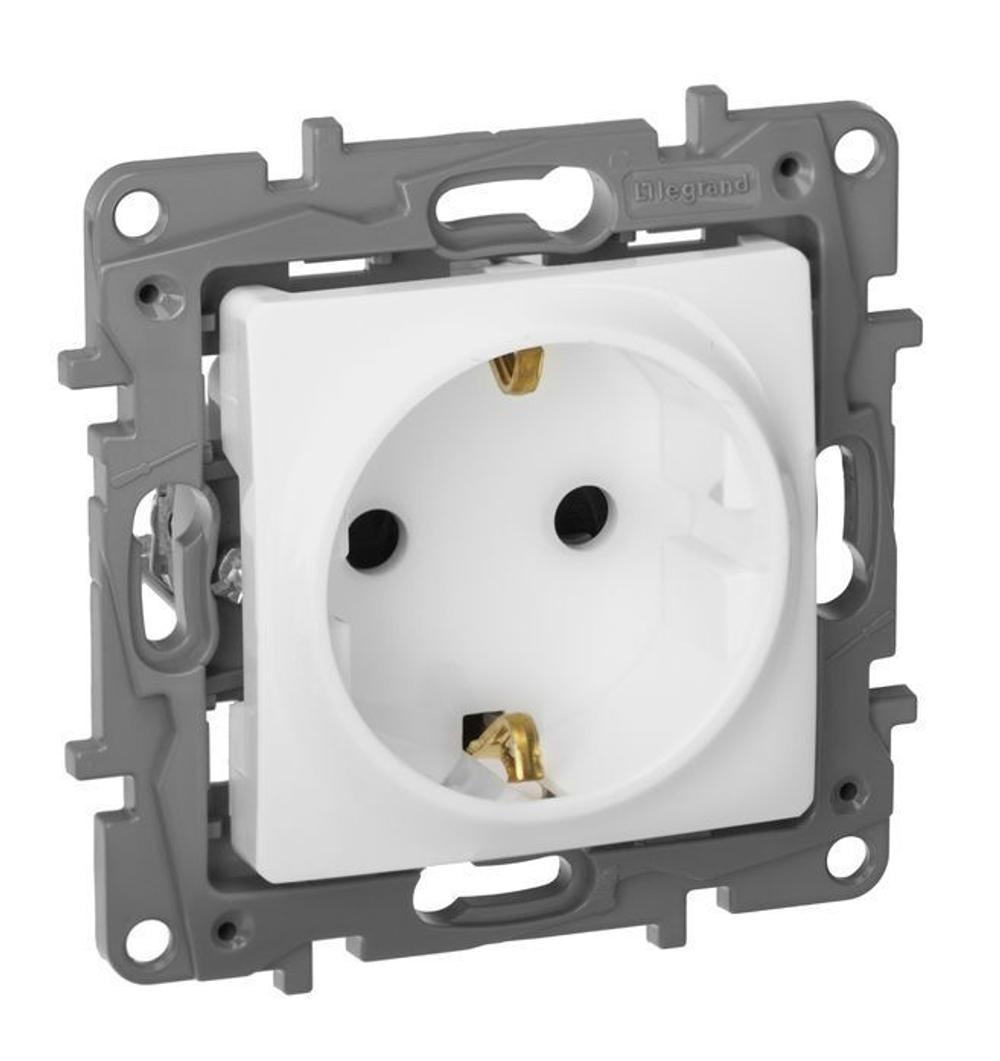 Розетка Legrand Etika со шторками немецкий стандарт 16 а 250 в Etika белый 2к+з, 672222 - комплект 3