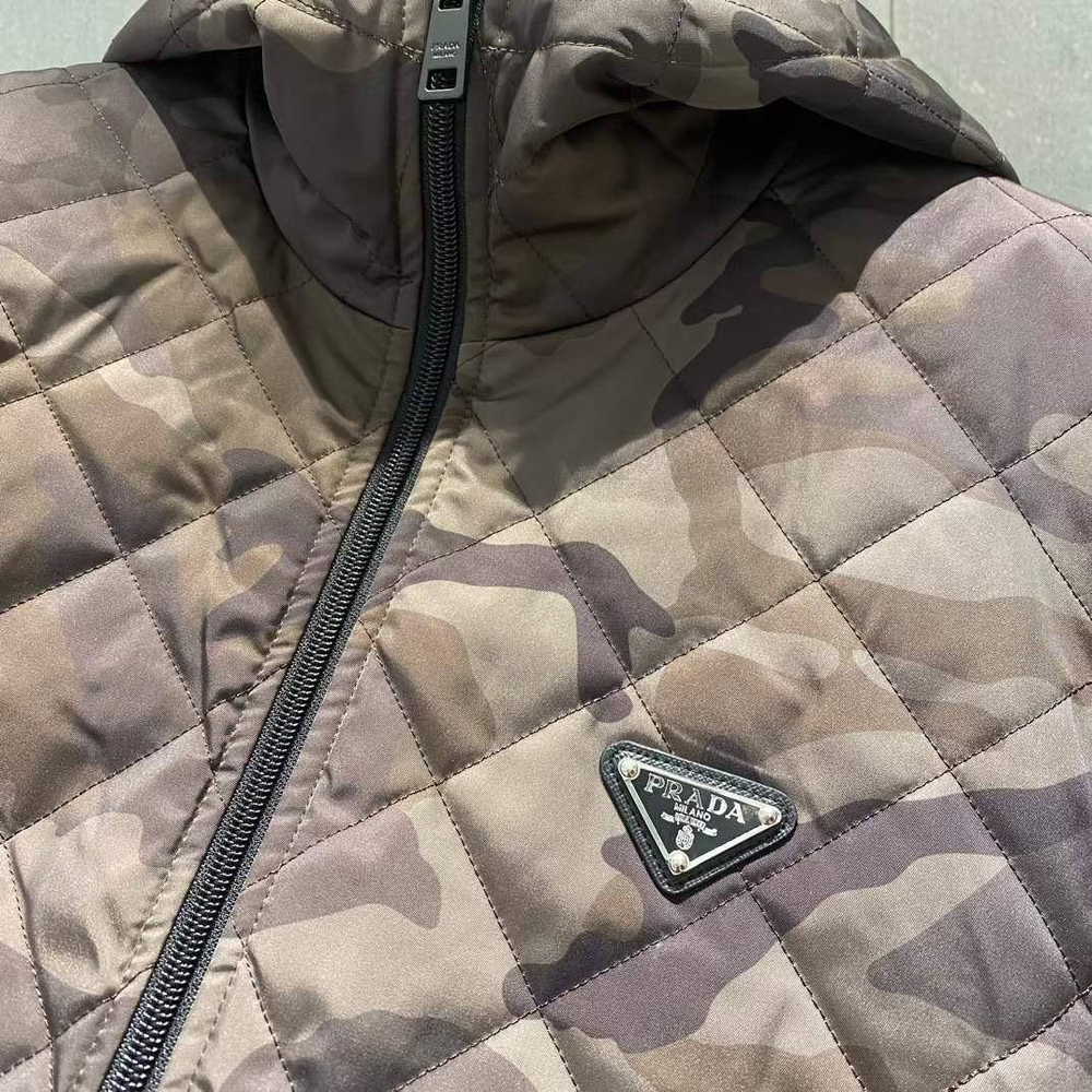 Ветровка и безрукавка Prada