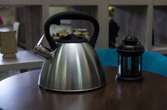 Чайник 3 л. из нержавеющей стали со свистком Kamille KM-0651 с черной бакелитовой ручкой