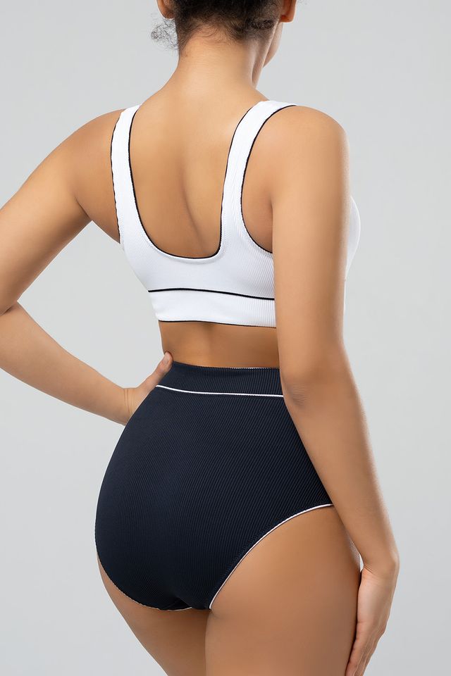 Женский купальник – лиф и трусы с высокой талией