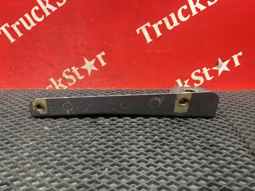 Кронштейн трапа над глушителем