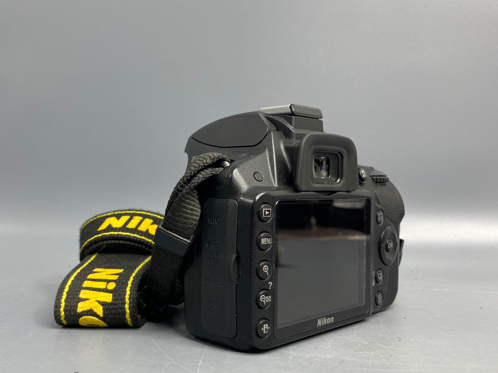 Nikon D3200 Kit + 18-55mm 5.000 кадров
