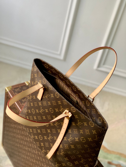 Louis Vuitton Mezzo