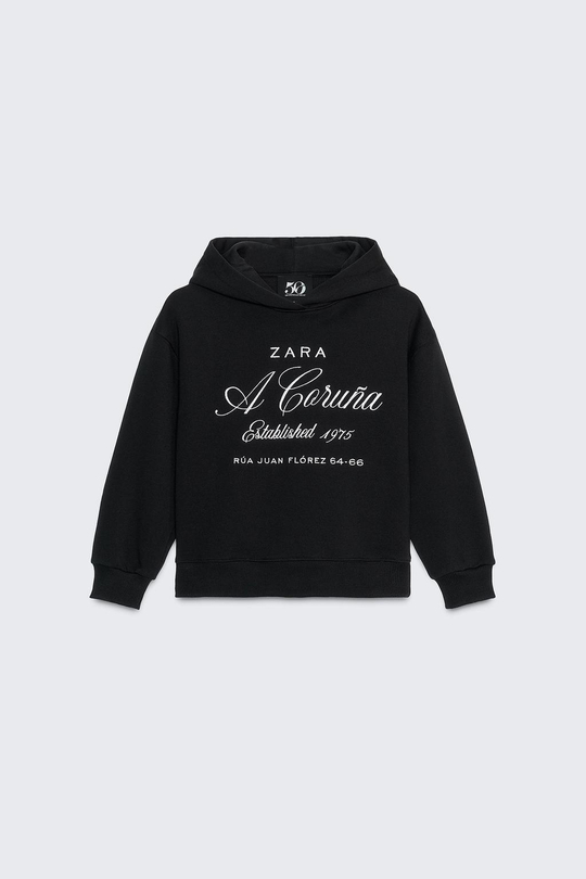 ZARA ТОЛСТОВКА С ПРИНТОМ © 50TH ANNIVERSARY, ЧЕРНЫЙ