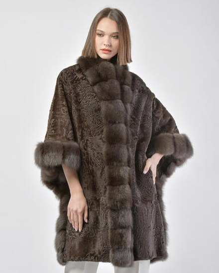 Шуба из меха каракуля с отделкой из меха куницы