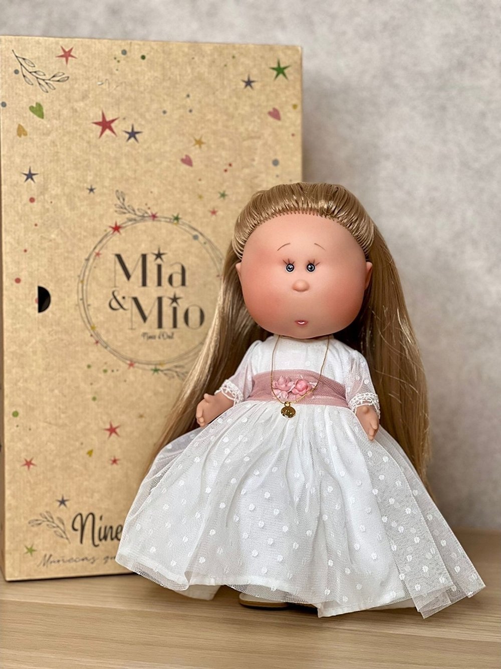 Кукла Nines виниловая 30см MIA CASE (3418)