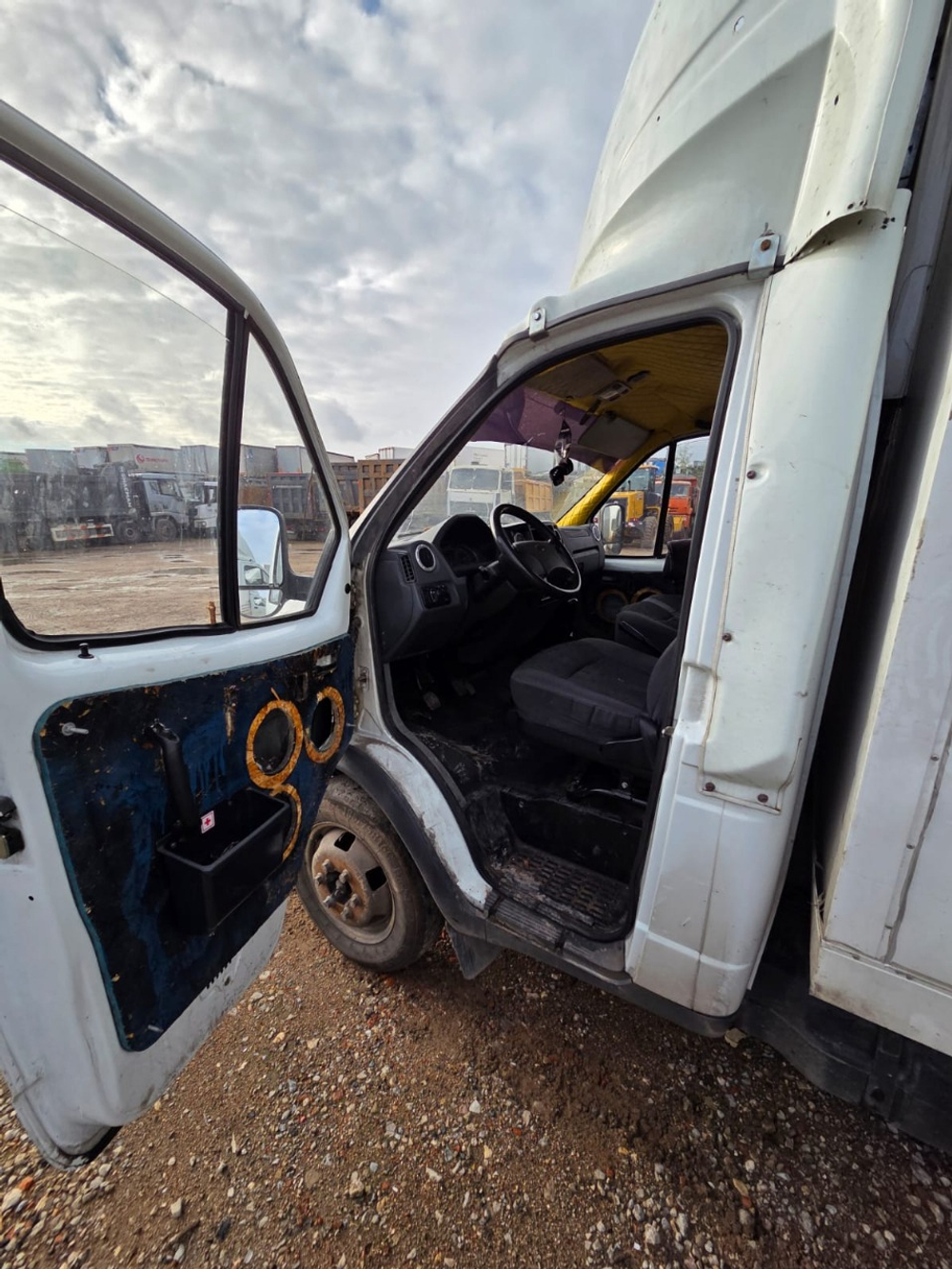 GAZ GAZELLE BUSINESS Изотермический/рефрижератор 2790-0000010-15 (Рефрижератор, Бензин/Газ, 2,7 л, 1