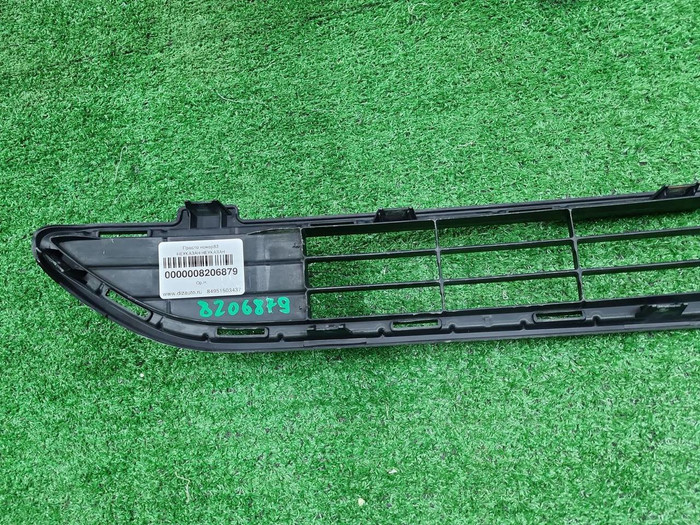 Решетка переднего бампера Toyota RAV 4 CA40 15-19