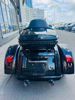 HARLEY-DAVIDSON FLHXTCUTG TriGlide 107