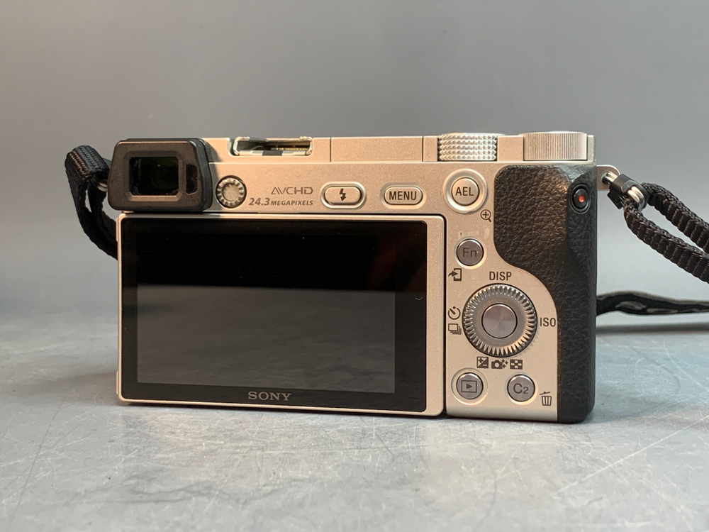 Sony A6000 kit 16-50mm 1.8 OSS 2.670 кадров