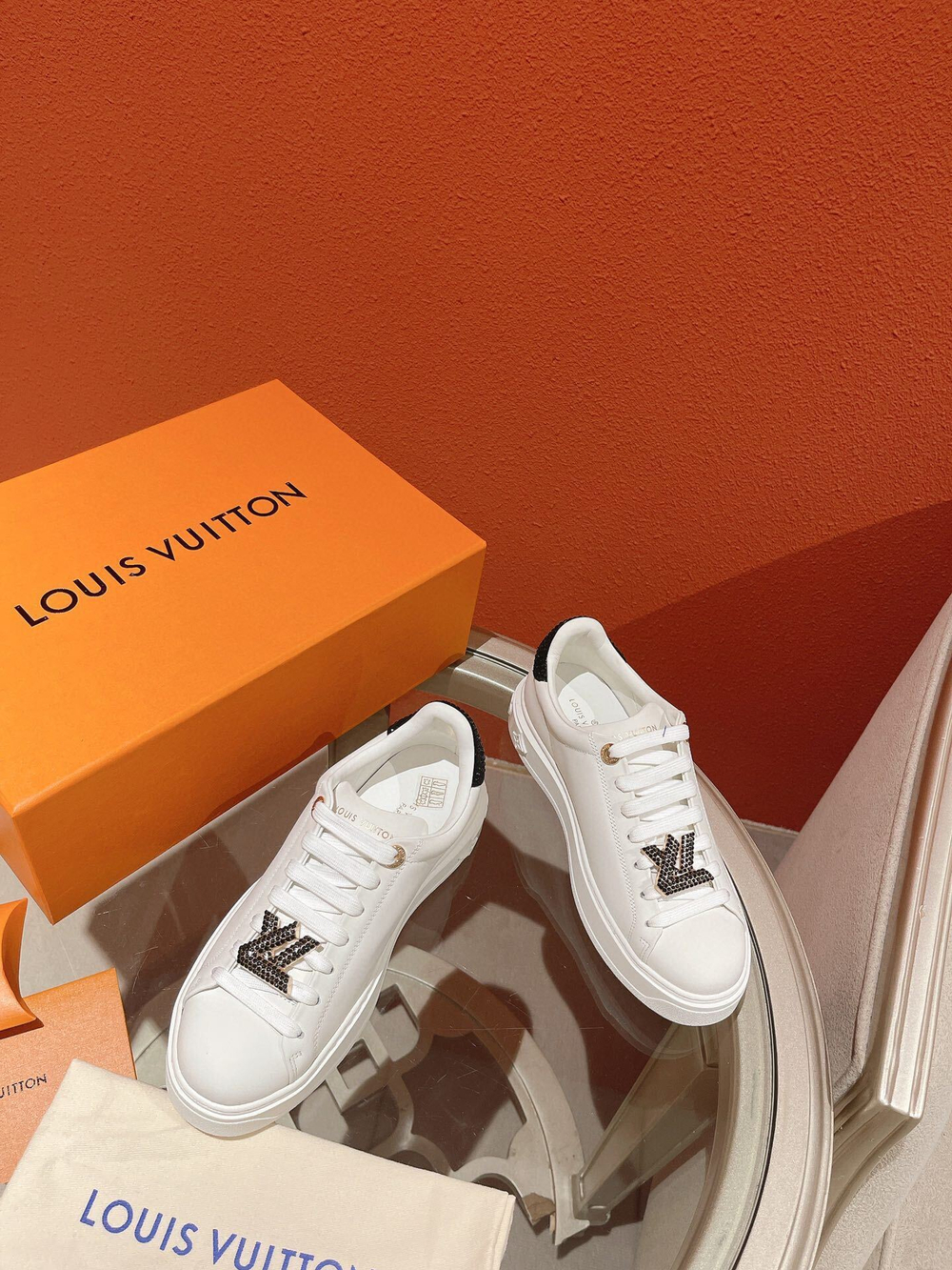 Louis Vuitton Time Out
