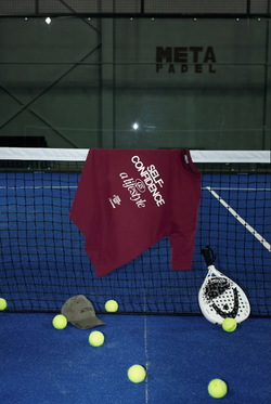 Футболка "Self-Confidence" бордовая