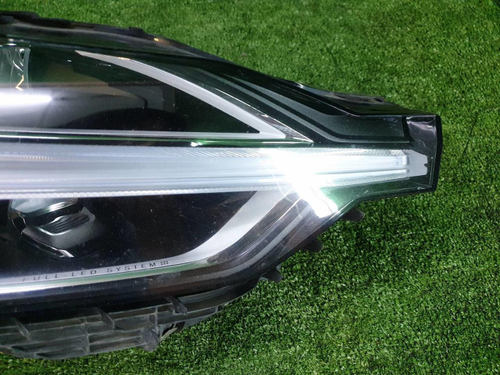 Фара правая Volvo XC60 2 (2017-2021) LED