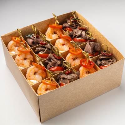 Бокс канапе с ростбифом и креветкой СвитЧили