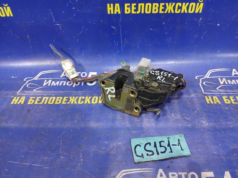 Замок двери задней левой TOYOTA CROWN 1997