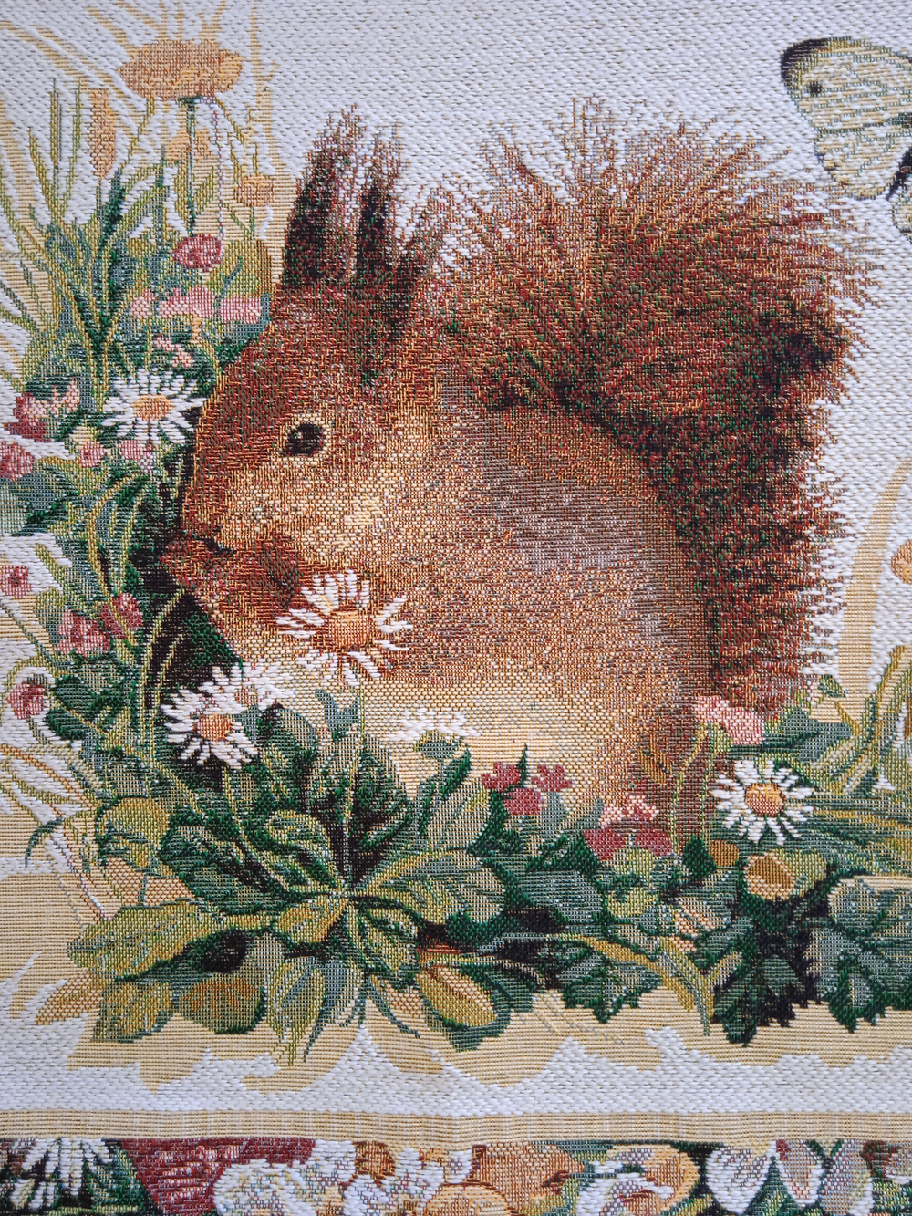 Декоративный гобеленовый чехол Белочка 47х47