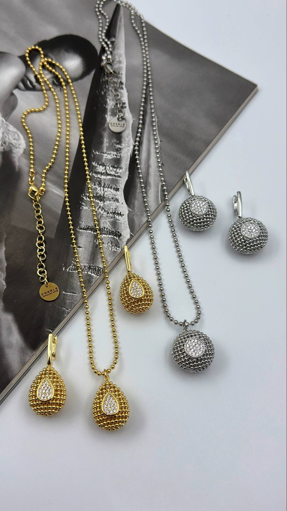 Кулон на цепочке "Милора" круглый с цирконами, оттенок серебро