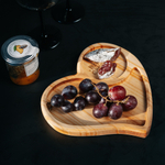 Менажница деревянная из кедра для подачи блюд и закусок с гравировкой "Тепло внутри, сказочно снаружи"