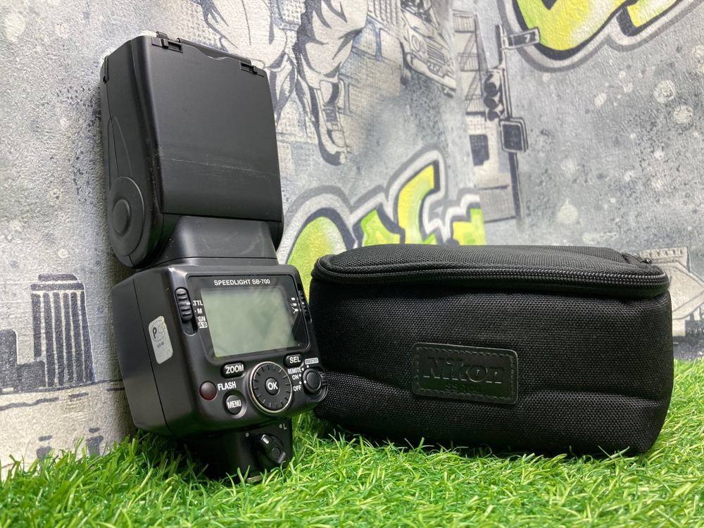 Nikon Speedlight SB-700