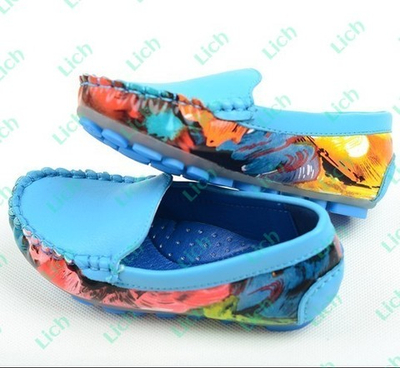 Мокасины детские с ярким разноцветным принтом