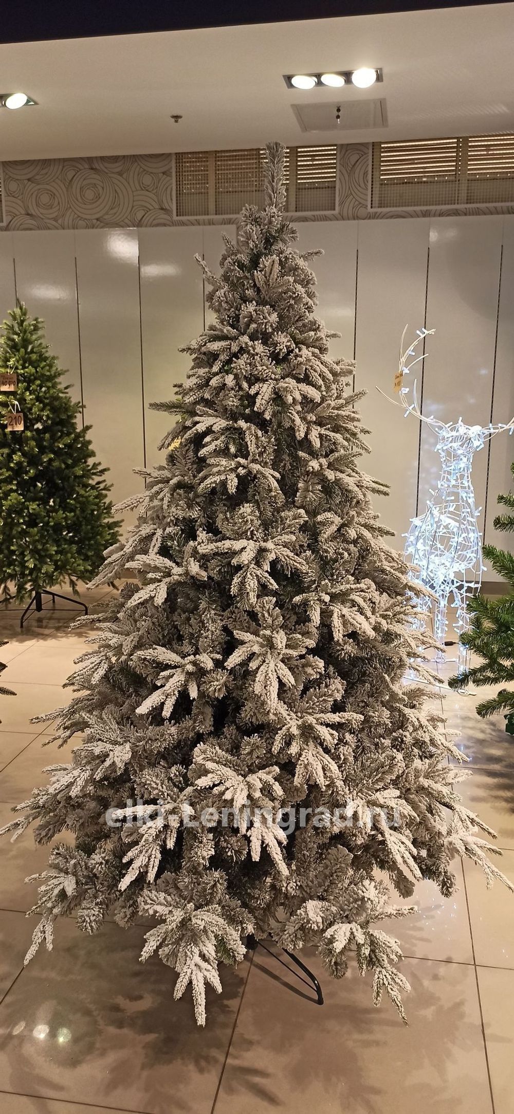 Заснеженная ель с гирляндой «Форесто» теплый свет (Литая+пвх) от 1.2 до 2.4 м