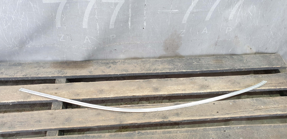 Молдинг двери передней правой MB GLC (X253) 15-нв Б/У Оригинал A2537250282