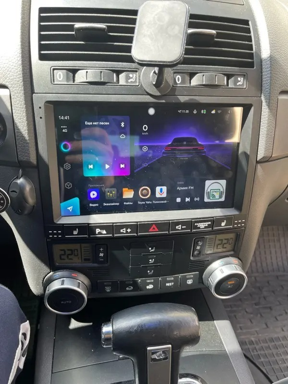 Магнитола для Volkswagen Touareg 2002-2010 (рамка с кнопками) - Teyes CC3L на Android 10, 8-ядер, CarPlay, 4G SIM-слот