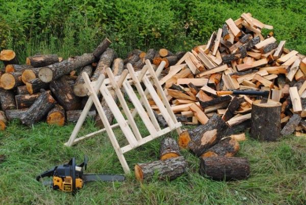 Как пилить дрова бензопилой: пошаговое руководство Как пилить дрова бензопилой: пошаговое руководство