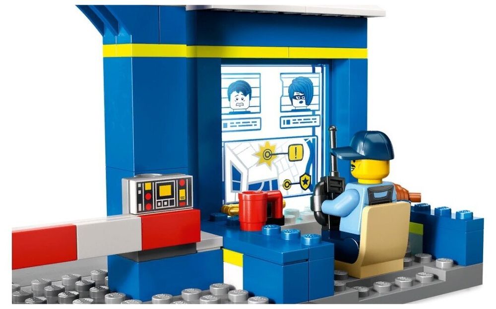 Конструктор LEGO City 60370 Побег из полицейского участка