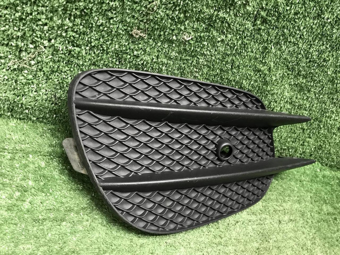 Решетка перед. бампера Mercedes E W213 (16-21) AMG