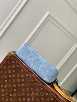 Louis Vuitton Pochette Accessoire XL