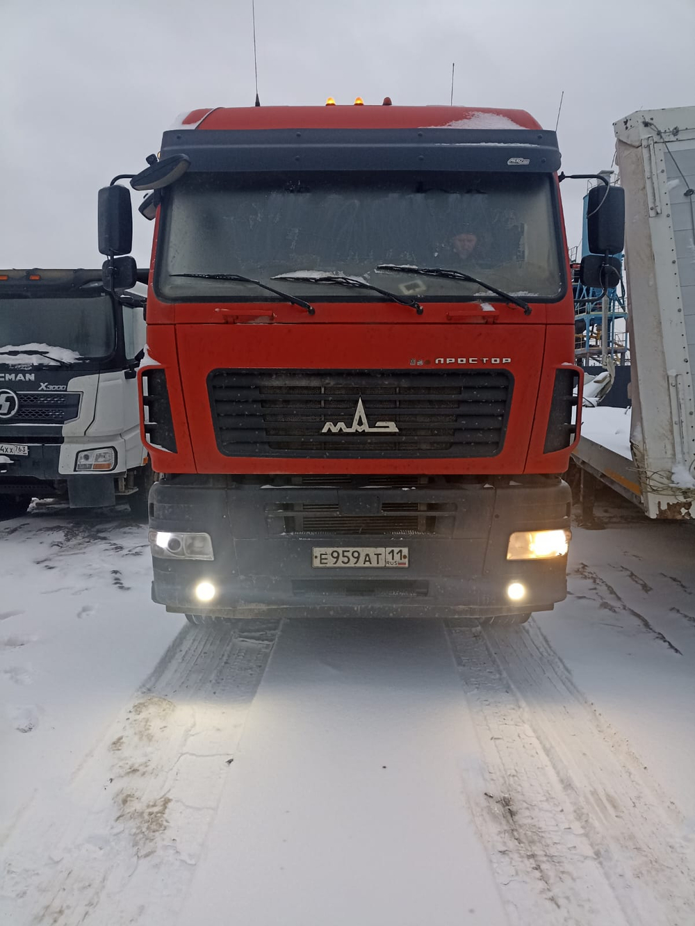 МАЗ 6430 6x4 Седельный тягач 6430С9-520-020 (Дизельный, 11,1 л, 420 л.с., МТ)