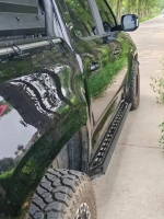 Фиксированные боковые пороги для Haval H5 2023-2025+ Хавал Хавейл юбки подножки стальные пороги