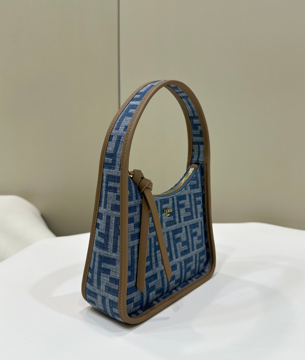 Fendi Mini Fendessence 28 cm