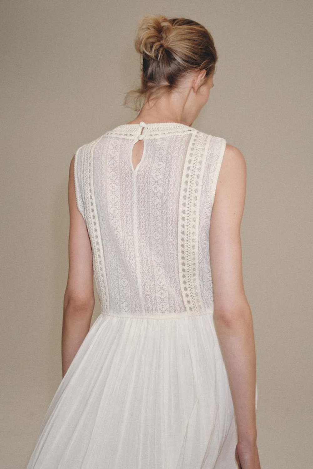 ZARA ПЛАТЬЕ МИДИ С ВЫШИВКОЙ — ZW COLLECTION, ЭКРЮ