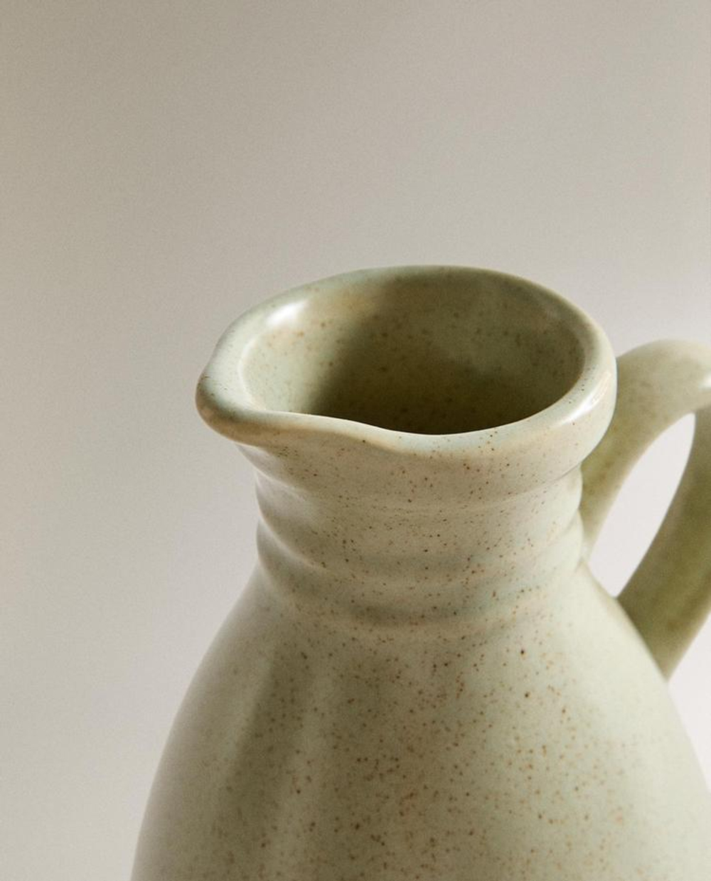 ZARA HOME КРУЕТКА ИЗ КЕРАМИКИ С КРЫШКОЙ, ЗЕЛЕНОВАТЫЙ