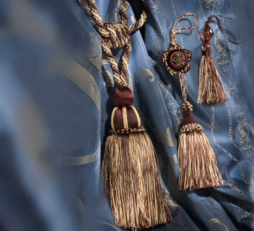 Кисть большая Modern Trimmings арт. Sara col. FF06 (высота кисти 24,5 см)