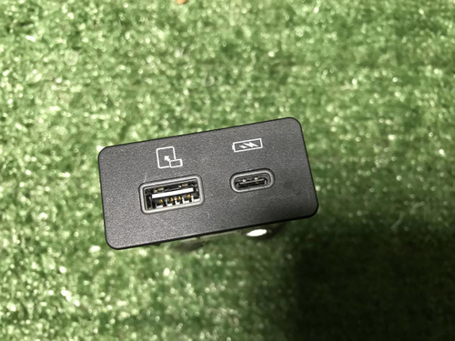 Модуль USB Omoda C5 (2022-н.в.)