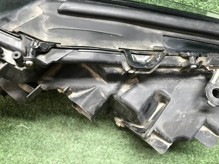 Фара левая Lexus ES 7 (2018-2021) LED