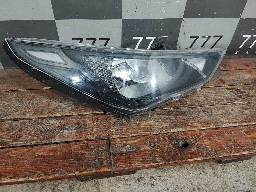 Фара правая галоген Hyundai Solaris 2 (HCR) 20-нв Б/У Оригинал 92102H5500