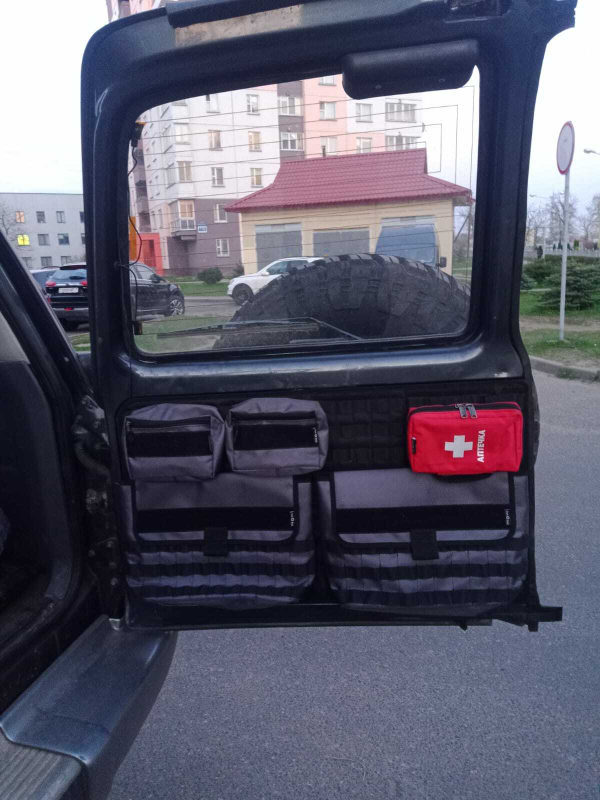 Комплект панелей MOLLE на двери багажника Toyota Land Cruiser 80